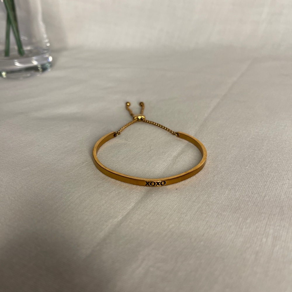Adjustable bracelet